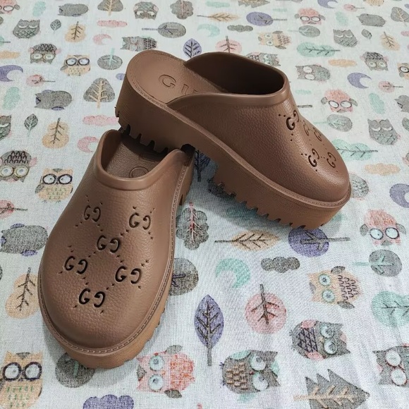 Gucci Leather Slippers - Picture 7 of 12